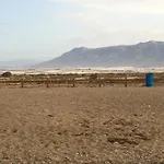 Villa Romana planta baja, cómodo y tranquilo, junto a la playa y la reserva natural