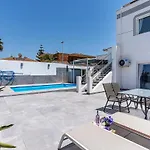 Lovely Apartment In Roquetas De Mar With Kitchen