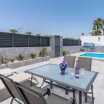 Lovely Apartment In Roquetas De Mar With Kitchen