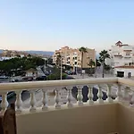 Apartamento De Tres Habitaciones A 3 Minutos De La Playa Para 6 Personas