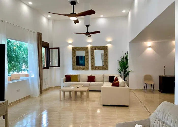 Amplia Vivienda New Para12 Pers A 4 Min Caminando De Playa Con Terraza, Piscina Com, Wifi, Ventiladores De Techo, Lavavajillas