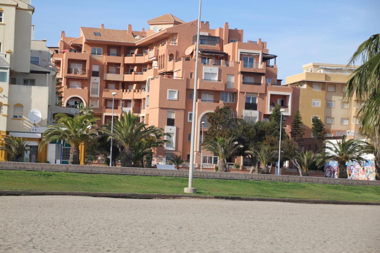 Apartamento En Primera Línea De Playa, Con Vistas A La Playa