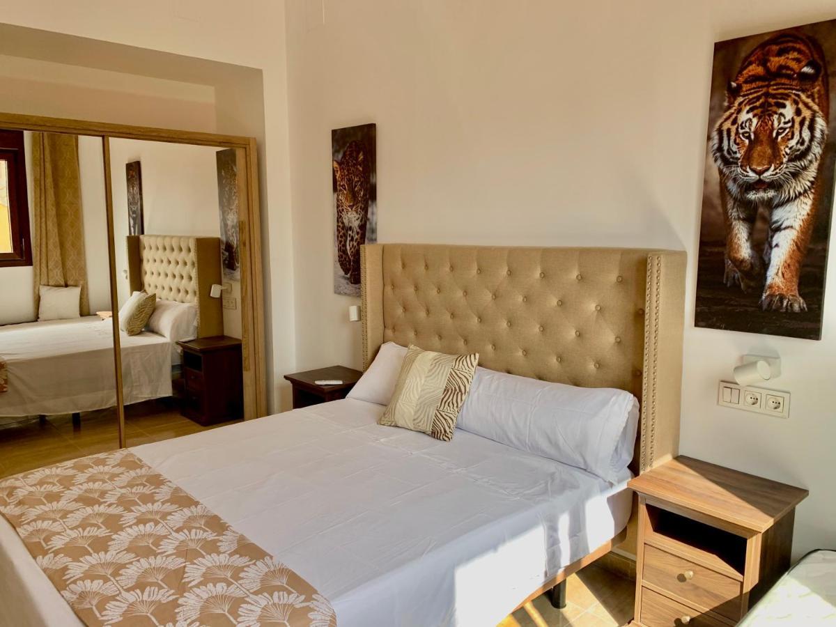 Casa Playa: Spacious 12-person Retreat With Pool And Beachside Comfort Holiday home Roquetas de Mar