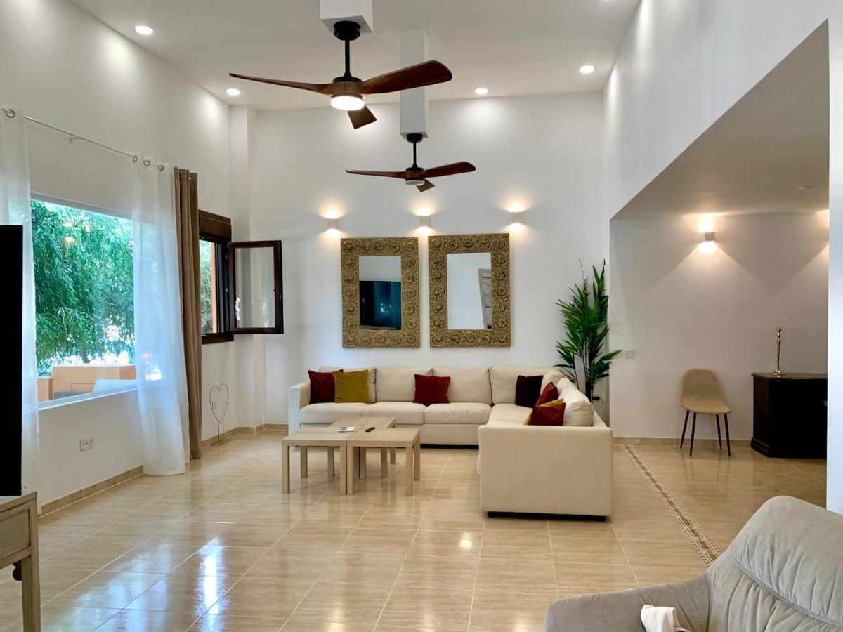 Casa Playa: Spacious 12-person Retreat With Pool And Beachside Comfort Holiday home Roquetas de Mar