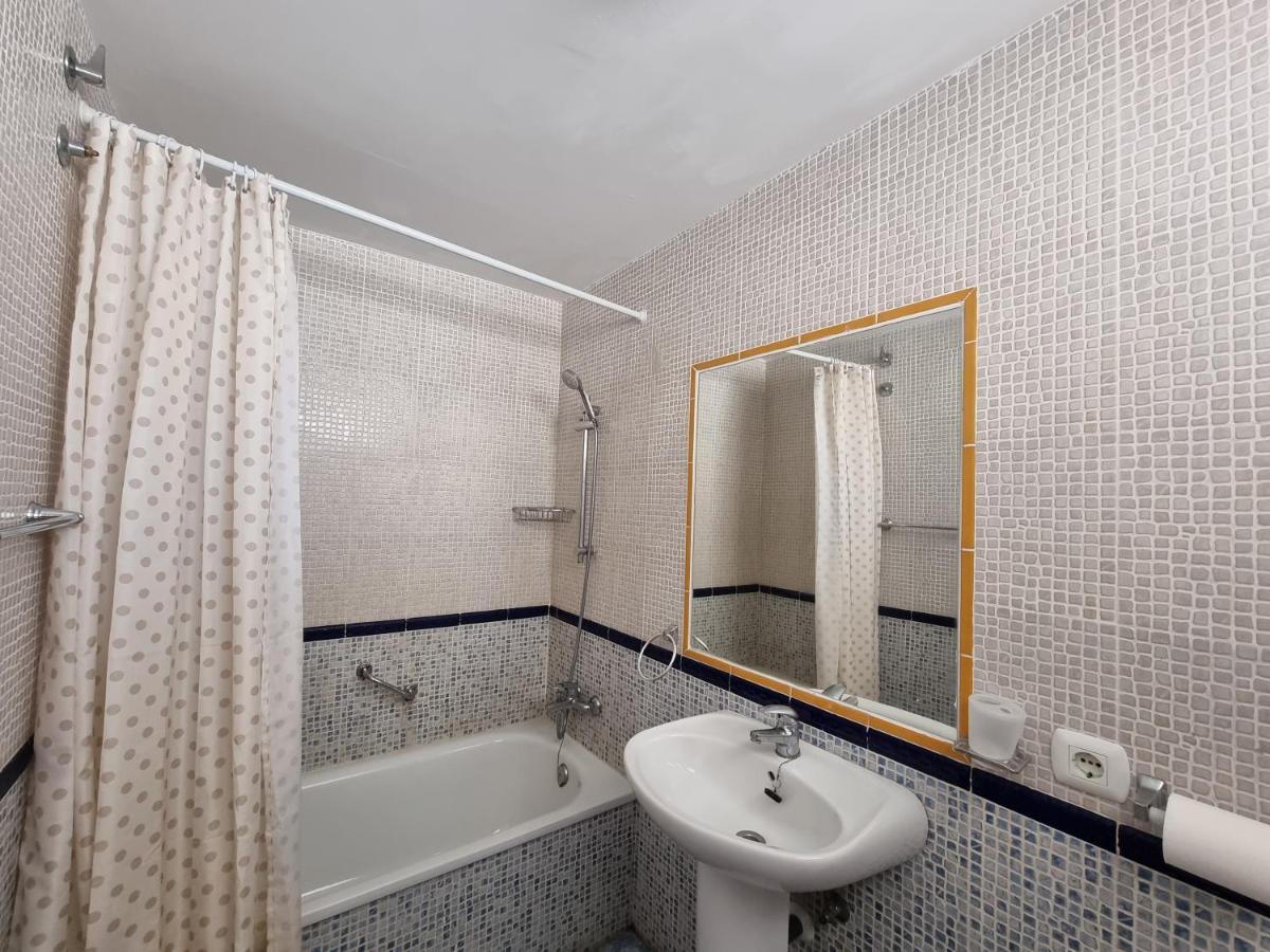 Apartamento 2 Bedroomed, Penthouse With Sea And Mountain Views
