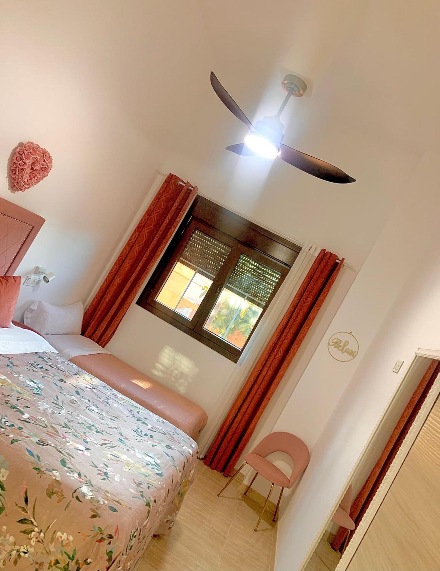 Casa Playa: Spacious 12-person Retreat With Pool And Beachside Comfort *