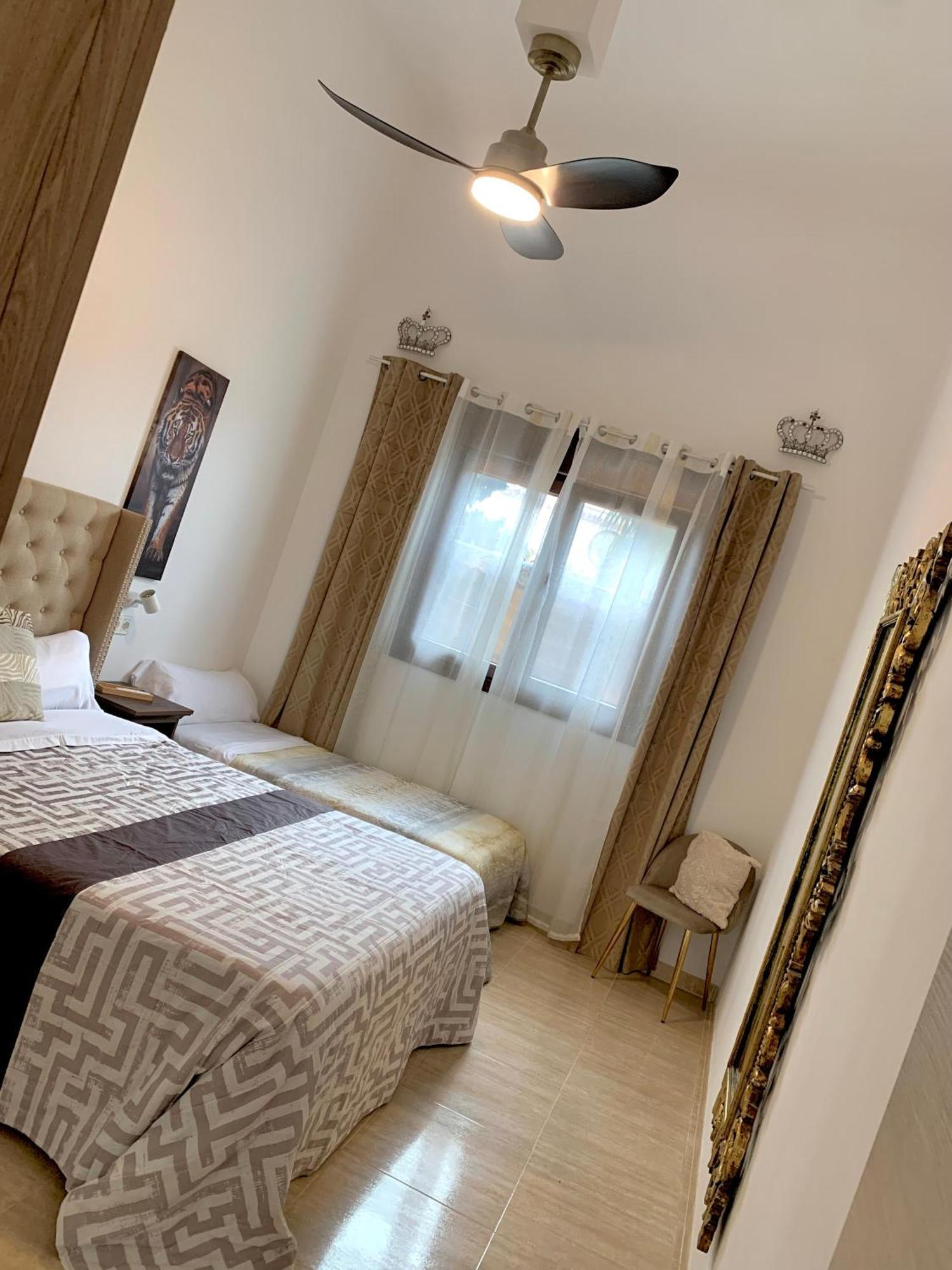 Casa Playa: Spacious 12-person Retreat With Pool And Beachside Comfort