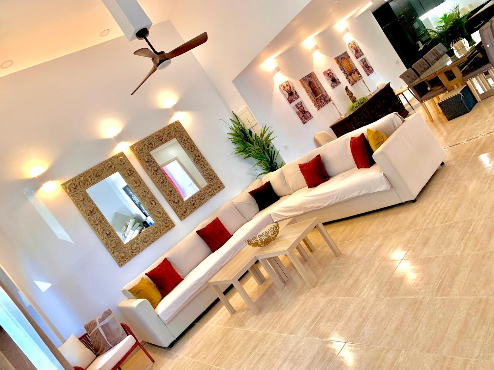 Casa Playa: Spacious 12-person Retreat With Pool And Beachside Comfort Roquetas de Mar