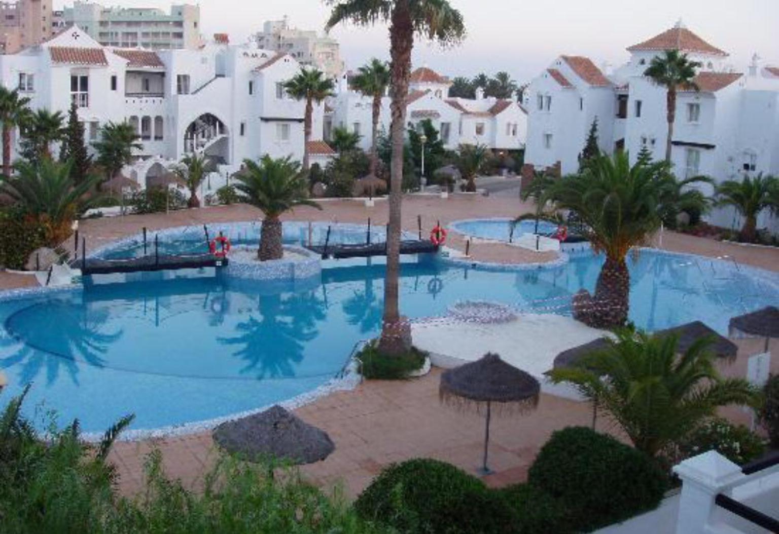 Apartamento Bajó En El Campo De Golf, Orientación Ideal Todo El Año Piscina-terraza Solárium-wifi-sat
