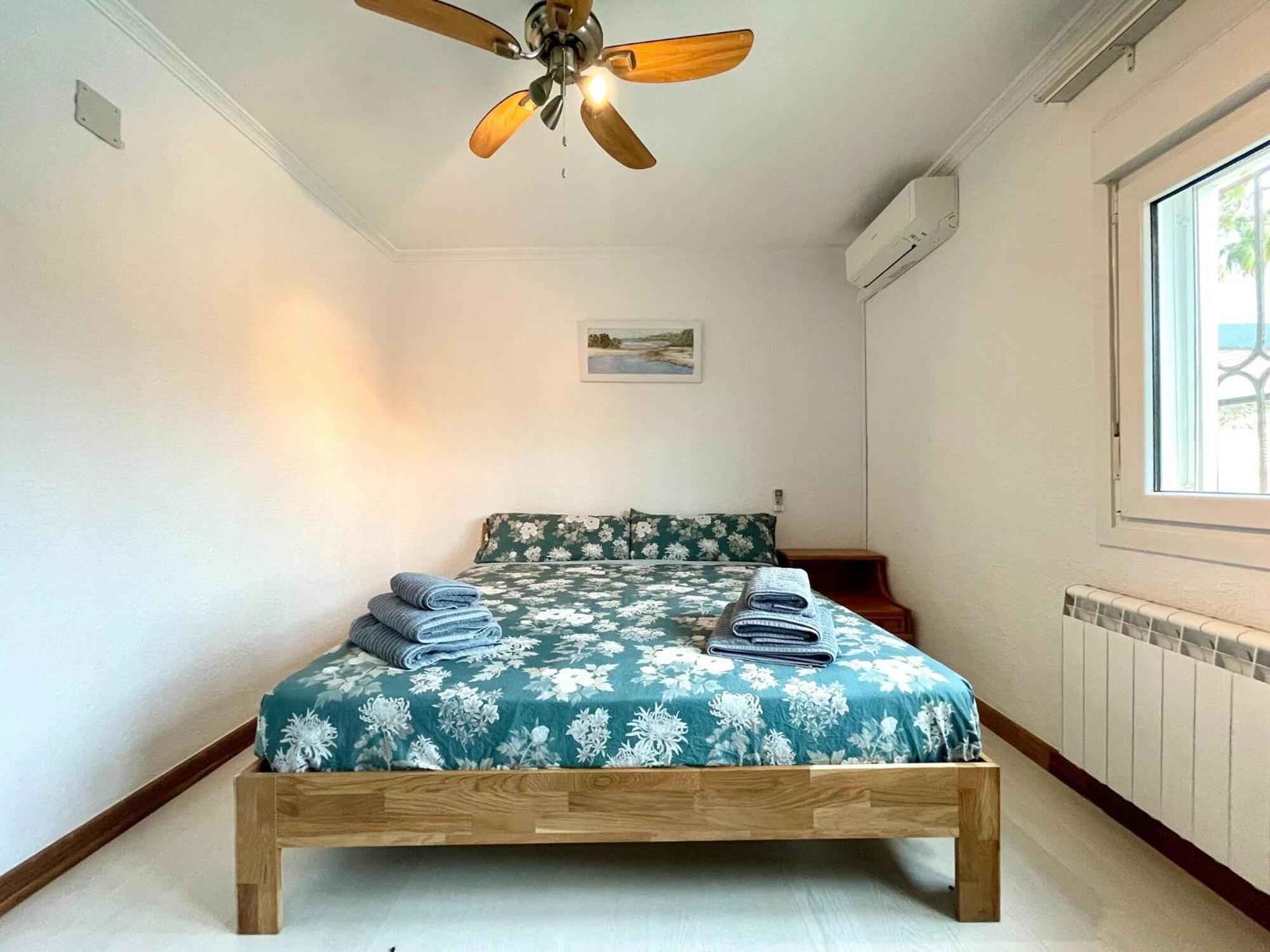 In Roquetas With Garden And Private Pool *