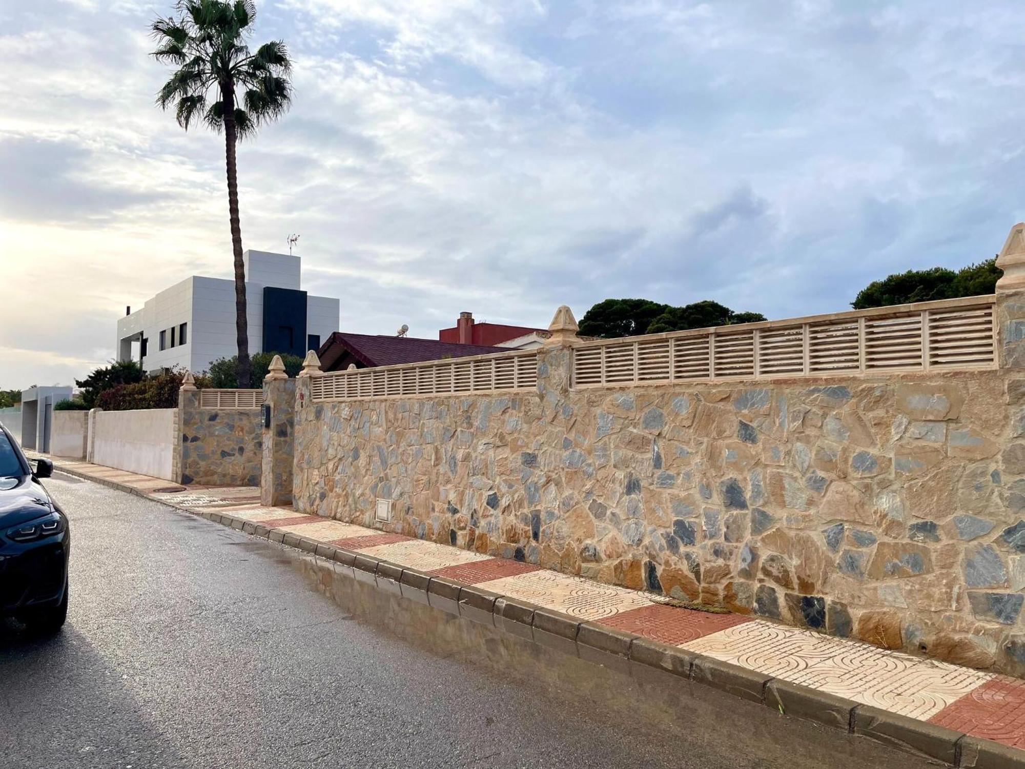 Villa In Roquetas With Garden And Private Pool Roquetas de Mar