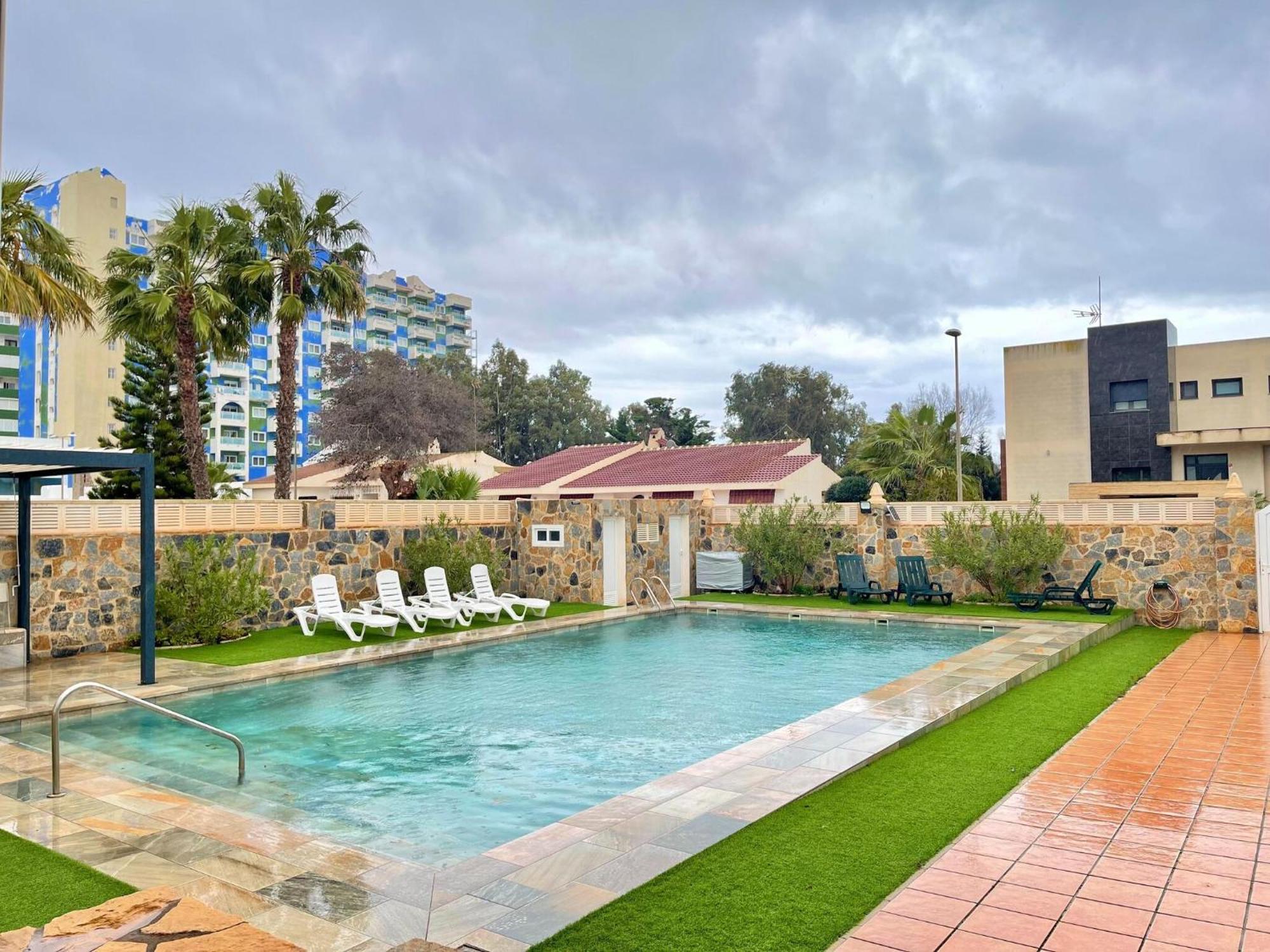 Villa In Roquetas With Garden And Private Pool *