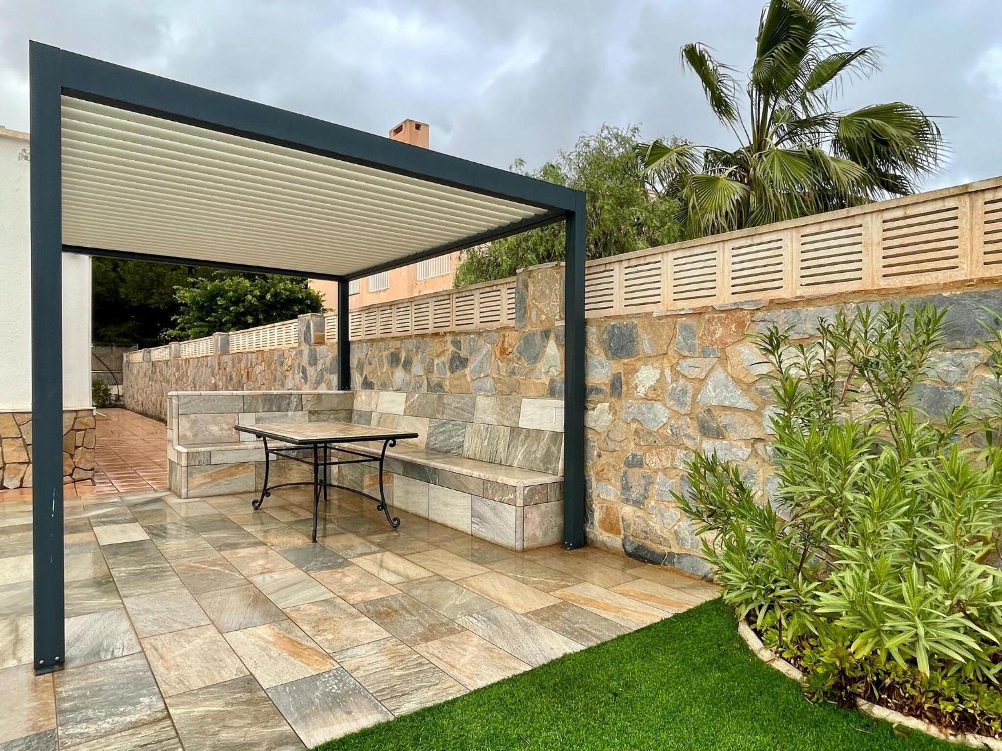 Villa In Roquetas With Garden And Private Pool *