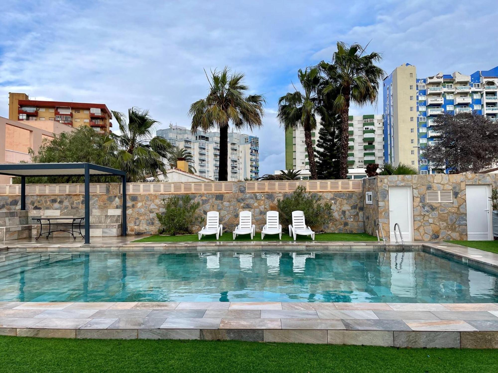 Villa In Roquetas With Garden And Private Pool *