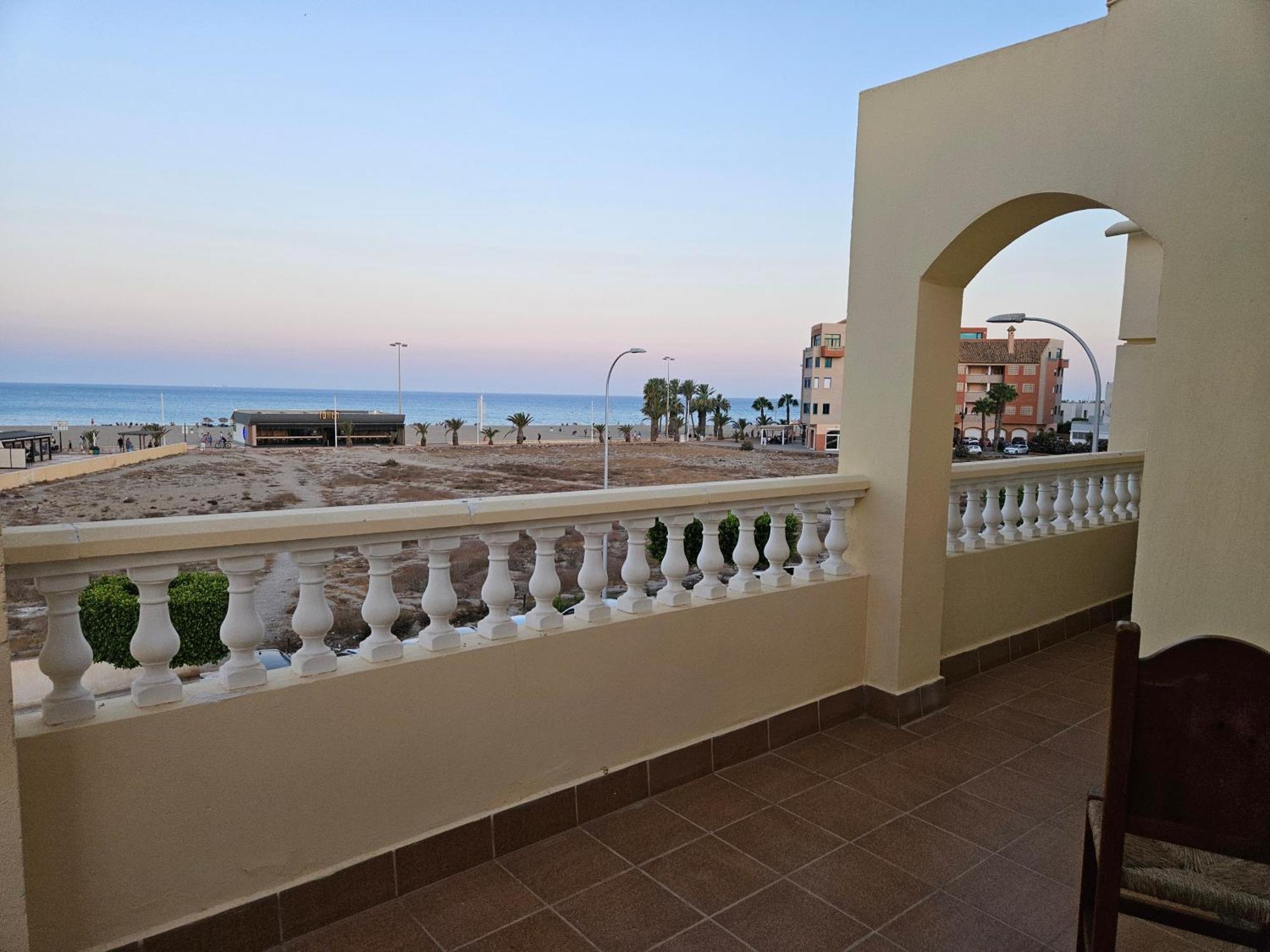 Apartamento De Tres A 3 Minutos De La Playa 6 Personas *