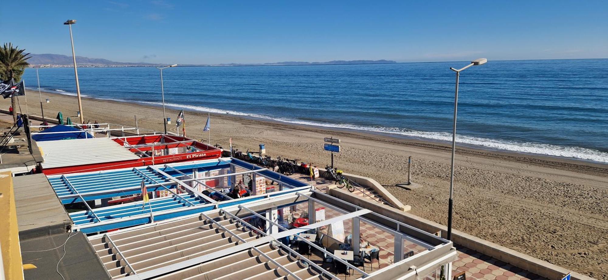 Atico Frente Al Mar, Un 