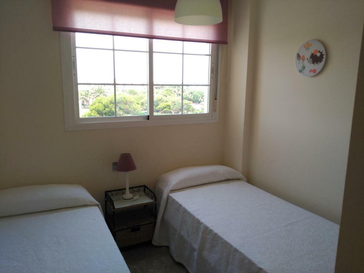 Entre El Mar Y El Golf. Wifi Privado. Apartamento Roquetas de Mar