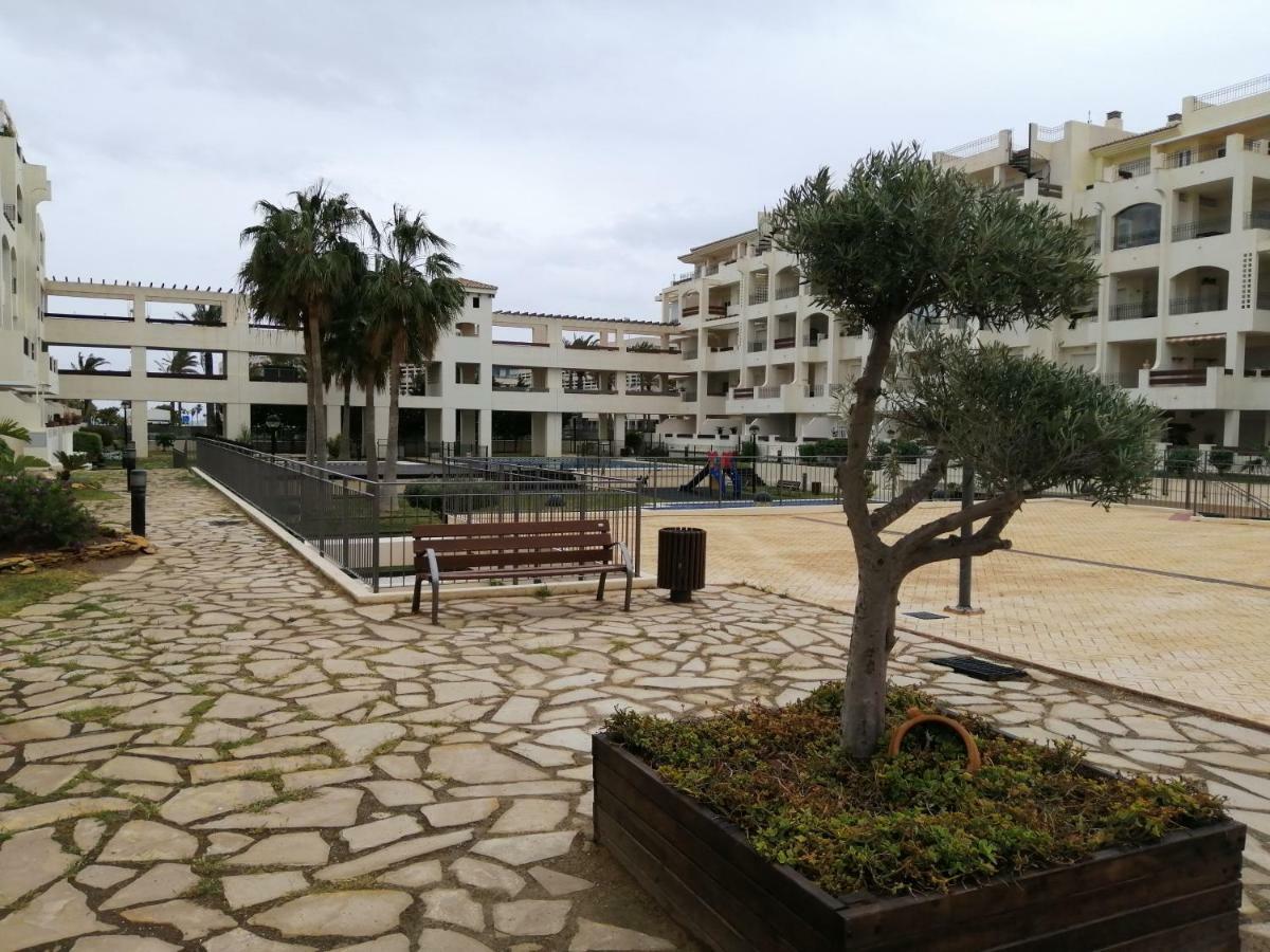 Apartamento Entre El Mar Y El Golf. Wifi Privado. Roquetas de Mar