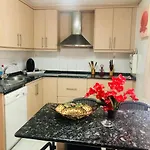 GRAN CASA con TERRAZA a 3 min Playa con Wifi - rodeada de servicios