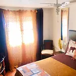 GRAN CASA con TERRAZA a 3 min Playa con Wifi - rodeada de servicios