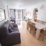 Apartamento con piscina y terraza a 50 metros de la playa