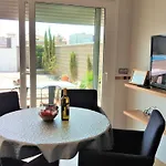 5 Bedrooms Private House 300M From Beach