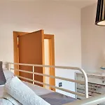 5 Bedrooms Private House 300M From Beach
