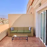 ÁTICO DELUXE entre CENTRO y PLAYA Salinas con TERRAZA, WIFI, PISCINA climatizada, GYM, SAUNA y GARAJE -Smart TV