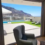 Bonita Vivienda Pareada Con Piscina Privada