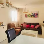 Nice Apartment With Shared Pool