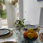 La Margarita Beach Apartment, Club Tropicana