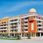 ÁTICO DELUXE entre CENTRO y PLAYA Salinas con TERRAZA, WIFI, PISCINA climatizada, GYM, SAUNA y GARAJE -Smart TV