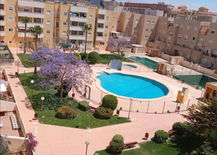 Roquetas de Mar, Apartamento, 2 dormitorios, Urbanización Las Salinas, cerca de la playa, de restaurantes y bares de tapas