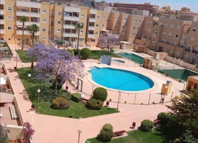 Apartamento Zona Playa En Roquetas Cerca De Bares Restaurantes Y Centro Comercial