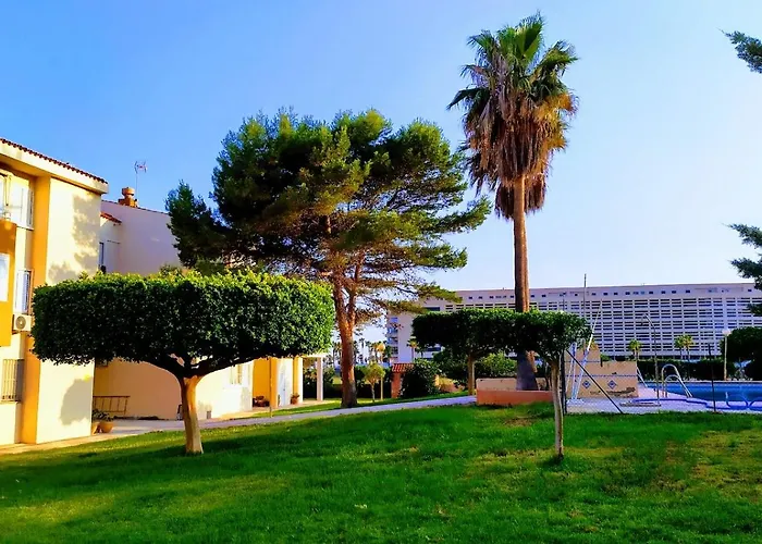 Coqueto apartamento con terraza en la playa