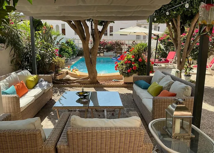 Large Villa Private Pool And Garden Near Beach
