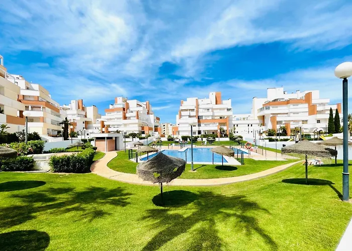 Nice Apartment With Shared Pool