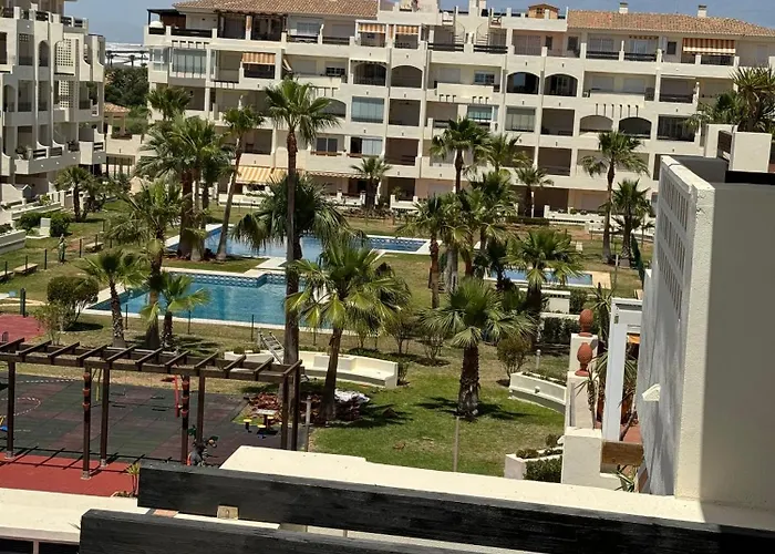 Beautiful 2 Bedroom 2 Bathroom Apartment With Several Pools