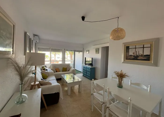 Lovely 2 Bedroom Apartment At 100 Meters From The Beach