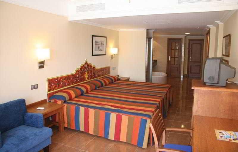 Mediterraneo Bay Hotel&resort 4*