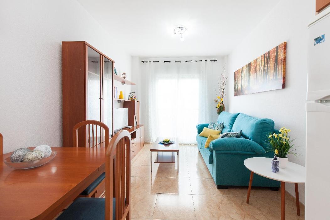 Fantastico Apartamento En El Centro De Roquetas, 300mb Optic Fiber High Speed Internet, Smart Tv * Roquetas de Mar