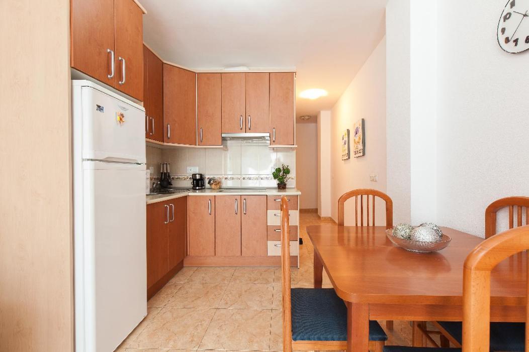 Fantastico Apartamento En El Centro De Roquetas, 300mb Optic Fiber High Speed Internet, Smart Tv Apartment *
