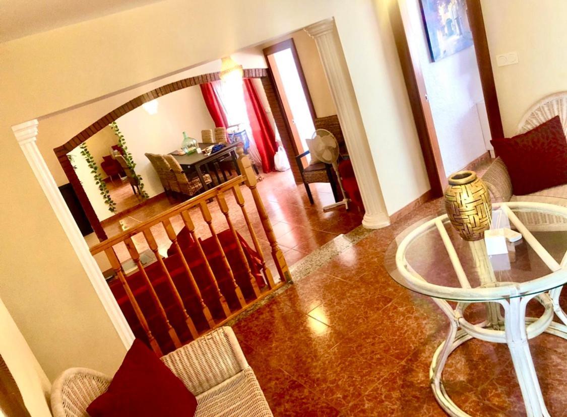 Gran Casa Con Terraza A 3 Min Playa Con Wifi - Rodeada De Servicios