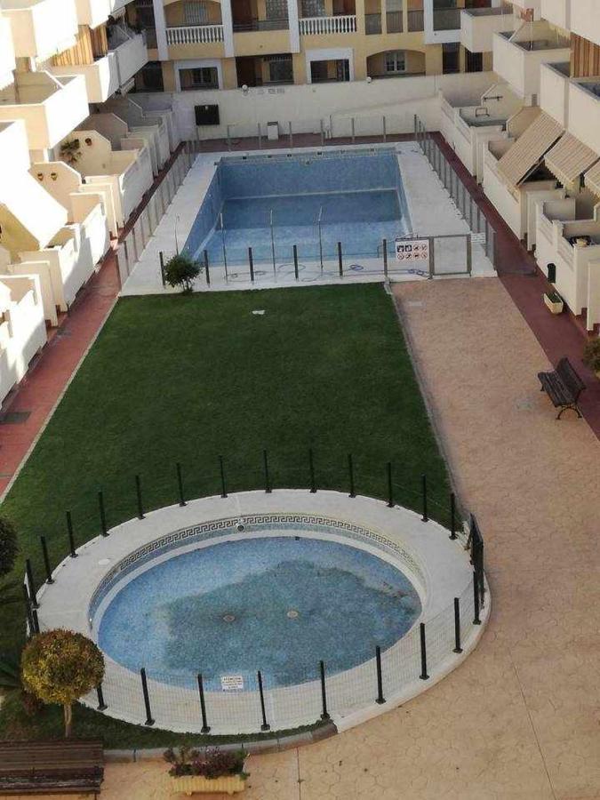 ático Con Solárium Wifi Y Piscina Roquetas de Mar
