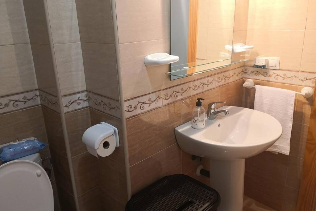 Apartamento Centro Roquetas. 5 Minutos De La Playa En Coche. Roquetas de Mar