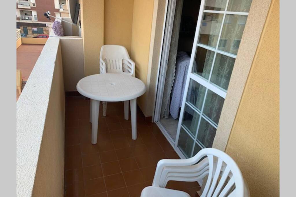 3 En La Playa De Almeria. Apartment *