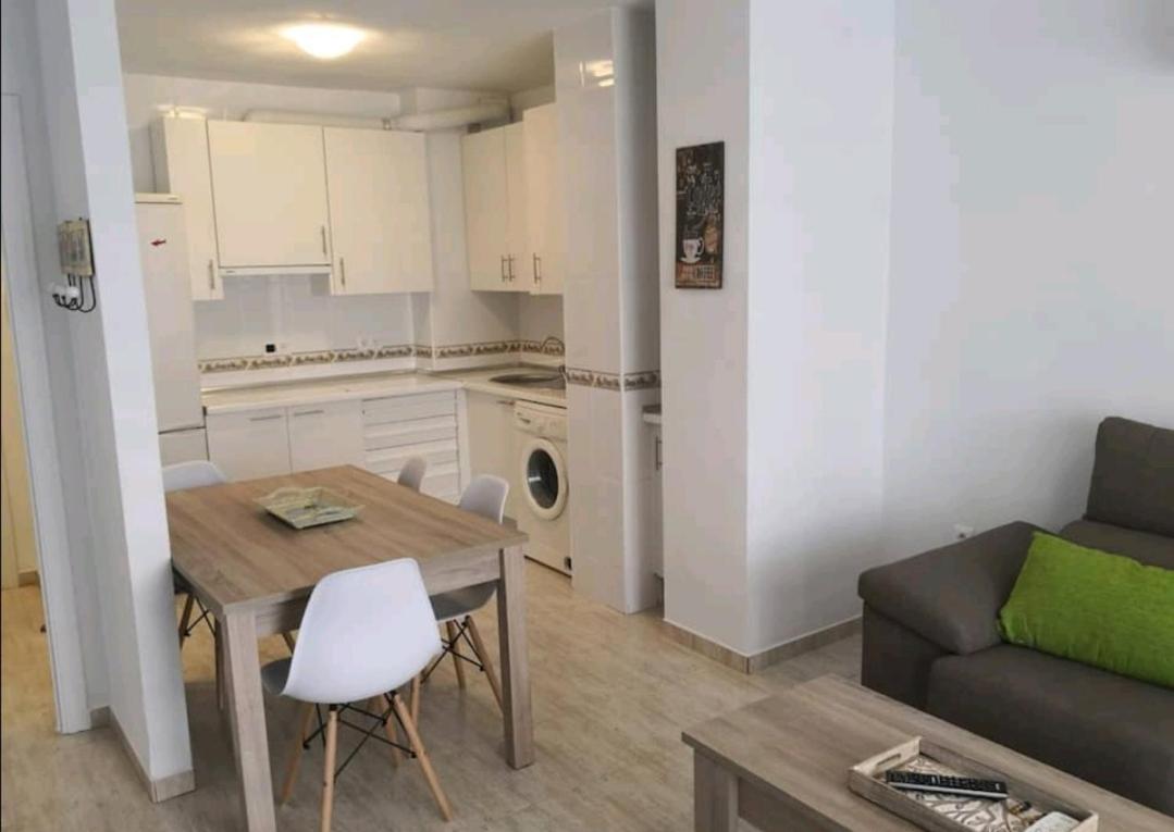 En Roquetas, A 900 Metros De La Playa, Con Piscina, Junto A Bares . En Las Salinas De Roquetas De Mar Apartment *