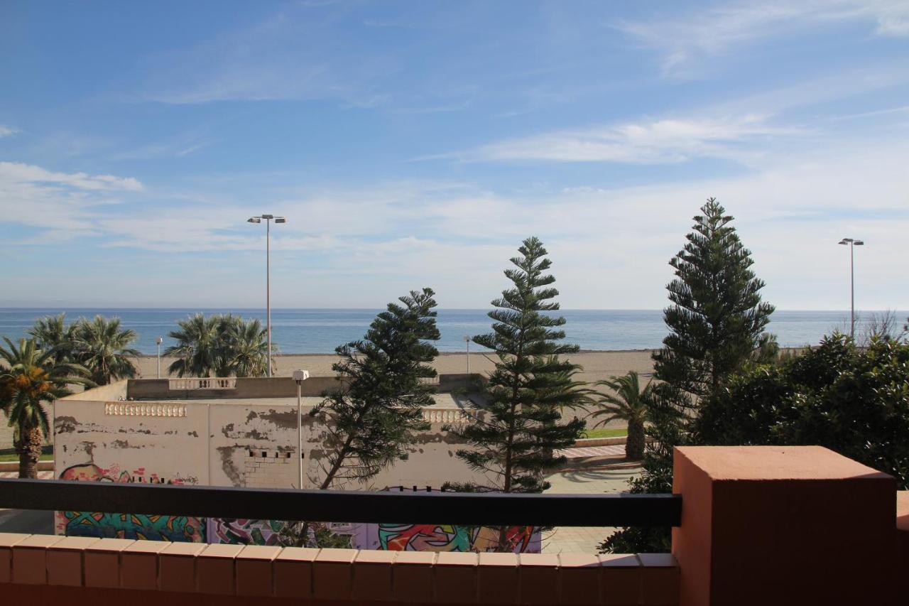 Apartment En Primera Linea De Playa, Con Vistas A La Playa Y Con Wifi Roquetas de Mar