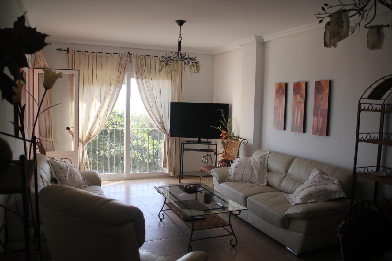 En Primera Linea De Playa, Con Vistas A La Playa Y Con Wifi Apartment *