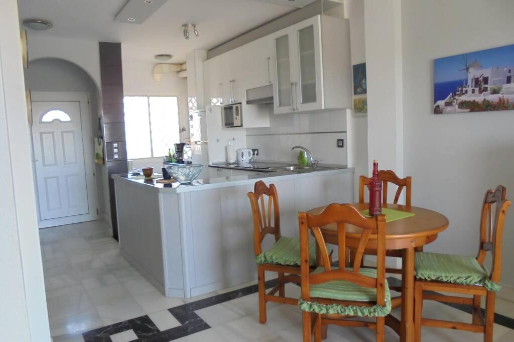 Los Hibiscus, Swimming Pool, Beach, Near Golf Apartamento